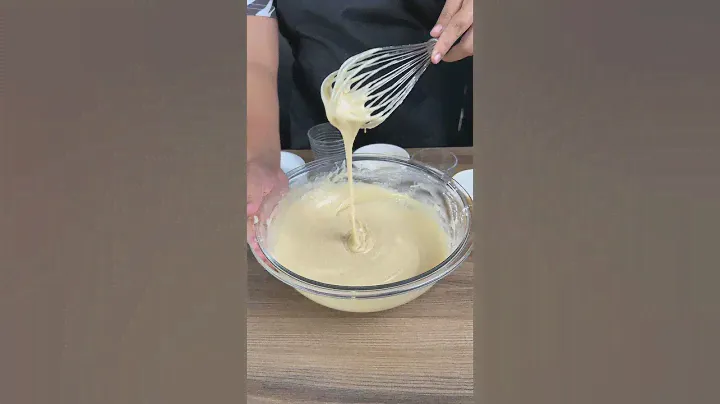 This apple pie is so easy that anyone can make it.
